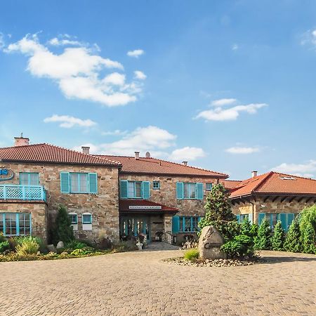 Hotel Cyprus Książenice Екстериор снимка