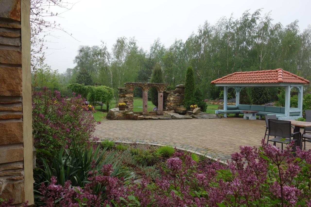 Hotel Cyprus Książenice Екстериор снимка
