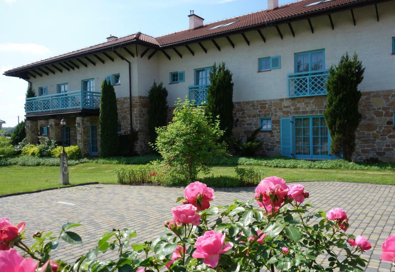 Hotel Cyprus Książenice Екстериор снимка