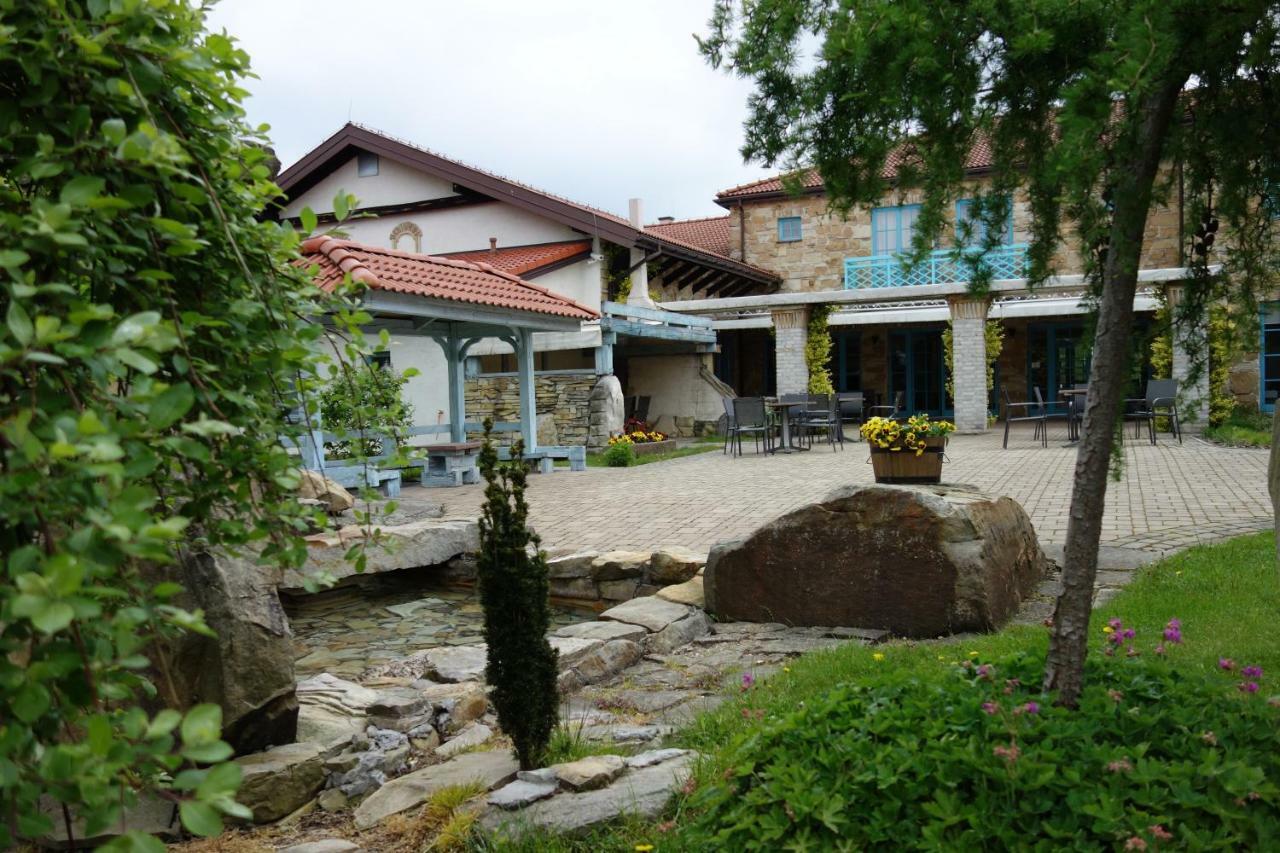 Hotel Cyprus Książenice Екстериор снимка